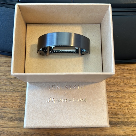 NEW - Jen Atkin x Chloe + Isabel Ponytail Clip. - Picture 2 of 3